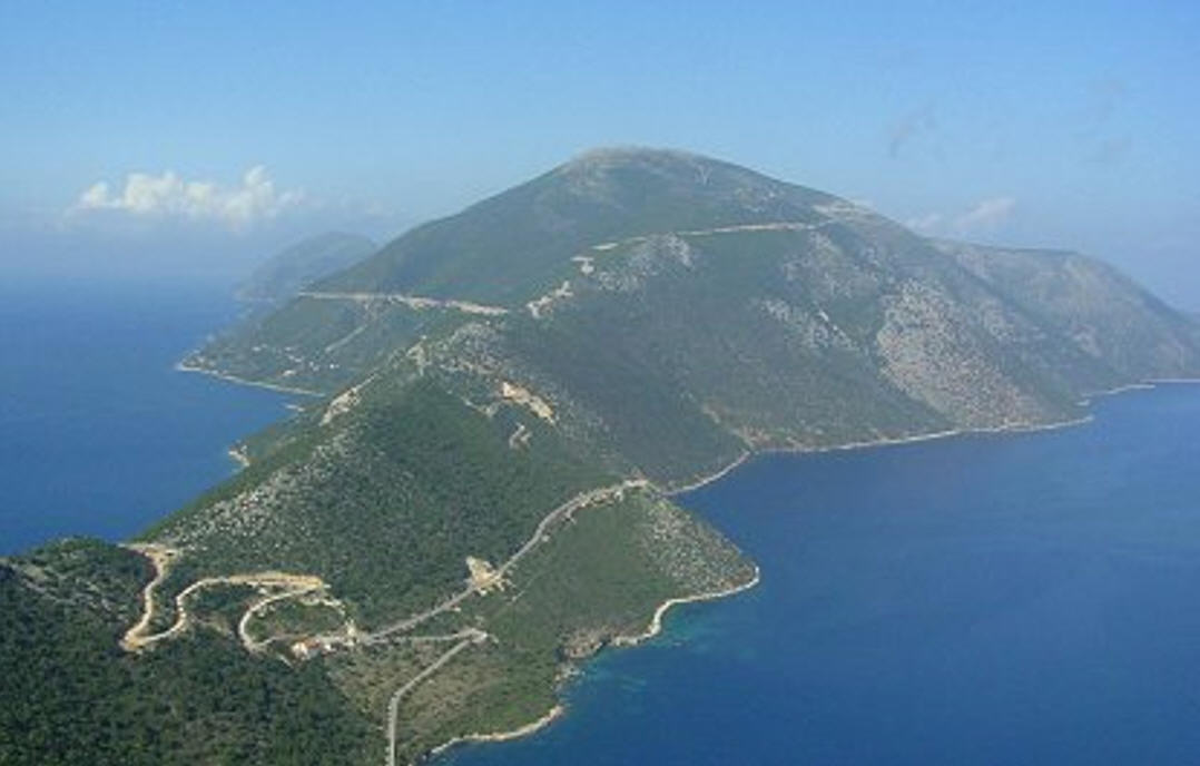 Vista de la isla de Ítaca desde el monte Aetos